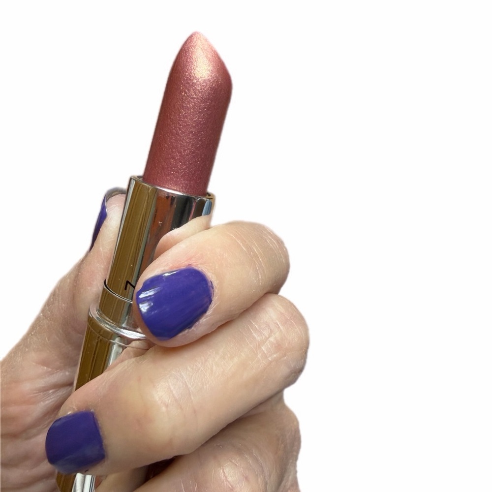 Mac Cosmetics A Wink of Pink lipstick